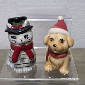 Cracker Barrel Christmas Cat Dog Salt & Pepper Shaker Set  New
